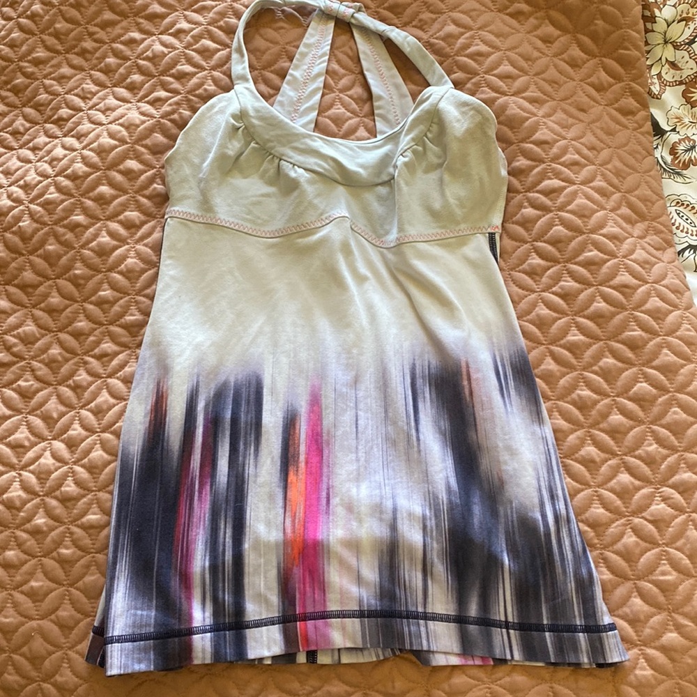 Lululemon top